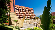 Hotel Holiday Polynesia – bestil nemt og bekvemt hos Spies