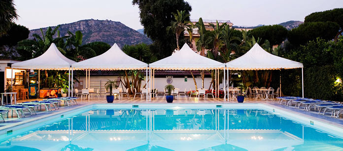 Hotel Esperidi Resort – bestil det hos Spies.