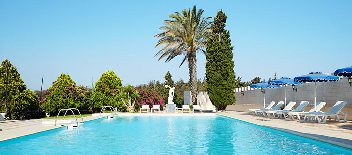 Hotel Castello di Rodi – bestil det hos Spies.